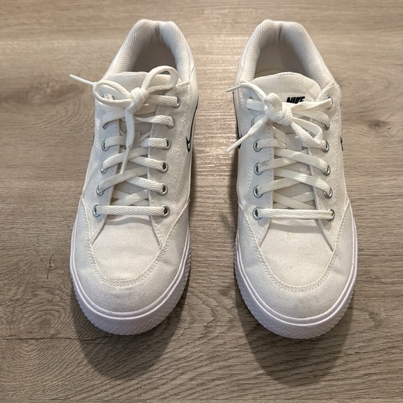 Nike Retro GTS 97 - lightly worn - Picture 2 of 8